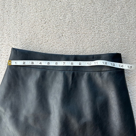J crew Factory Black vegan leather mini skirt size 2 - Picture 4 of 7